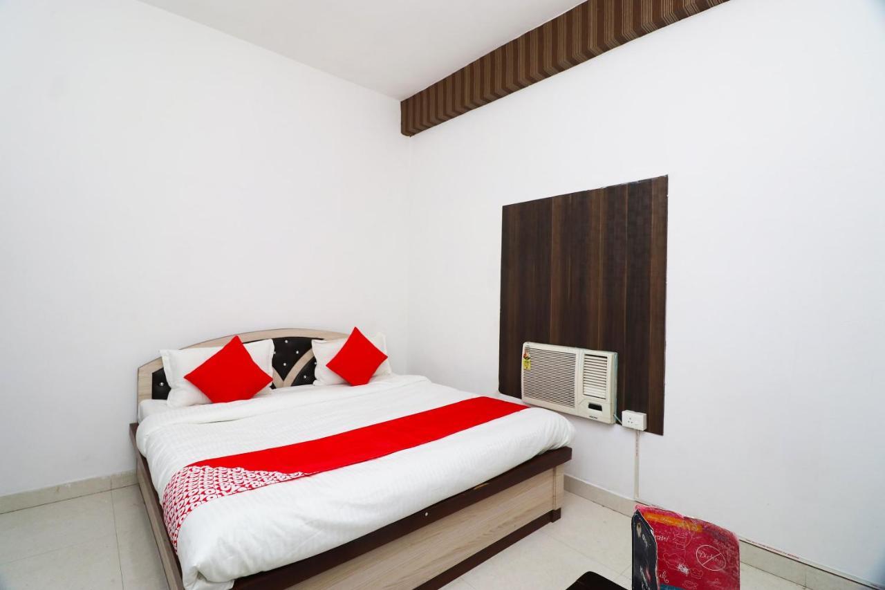 Oyo 24572 Express Inn Lucknow Esterno foto